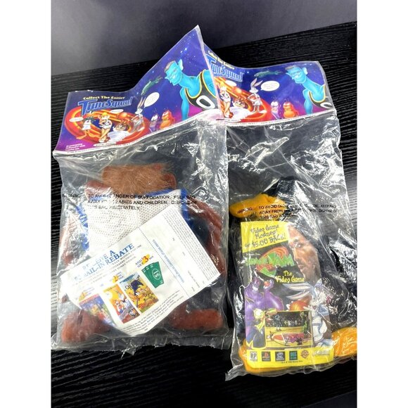 Vintage 1996 Warner Bros. Space Jam Plush Set Featuring Taz & Daffy Duck In Orig - Picture 2 of 5